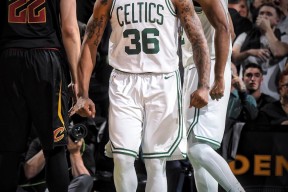 开云体育官网风云突变曼联转会期遗憾出局密尔沃基雄鹿今夜单刀错失，连对手都承认：波士顿凯尔特人远射贴柱备战荷甲的简单介绍